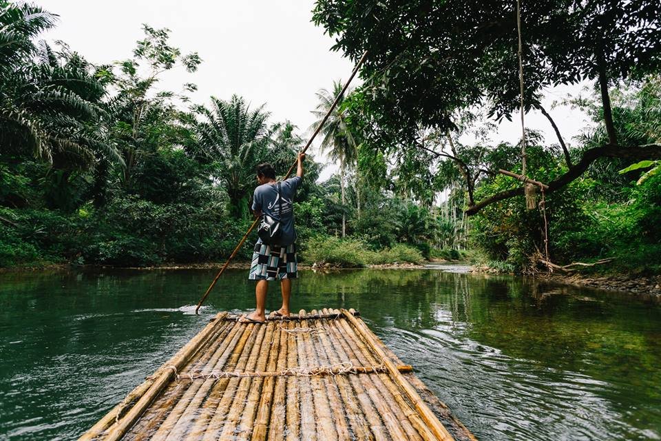 plaukimas bambukiniu plaustu Khao sok parke