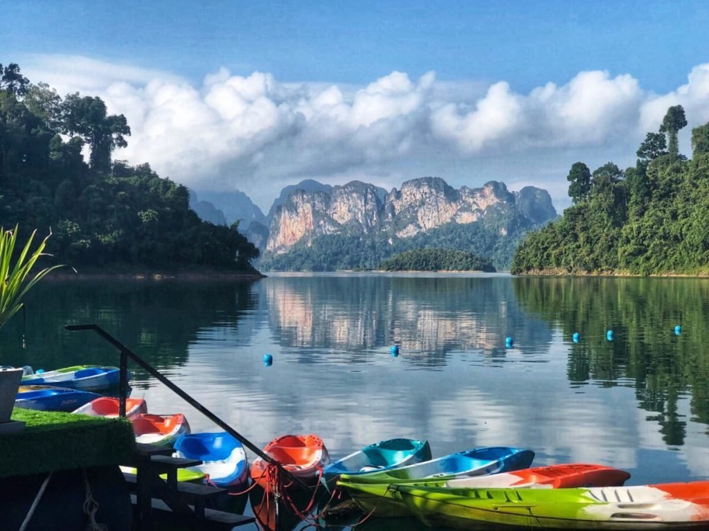 Khao Sok nacionaliniame parke esantis Cheow Lan ežeras