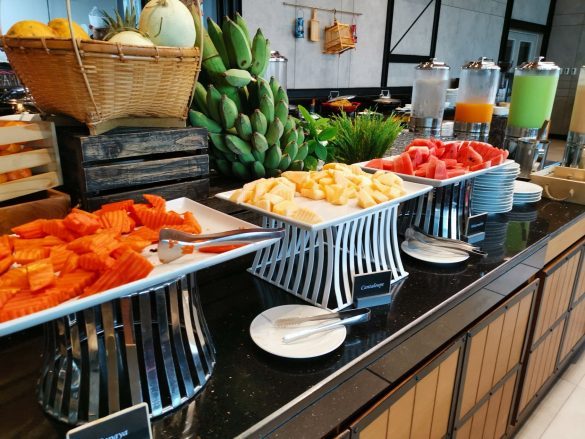Vaisių stalas viešbutyje Bankoke