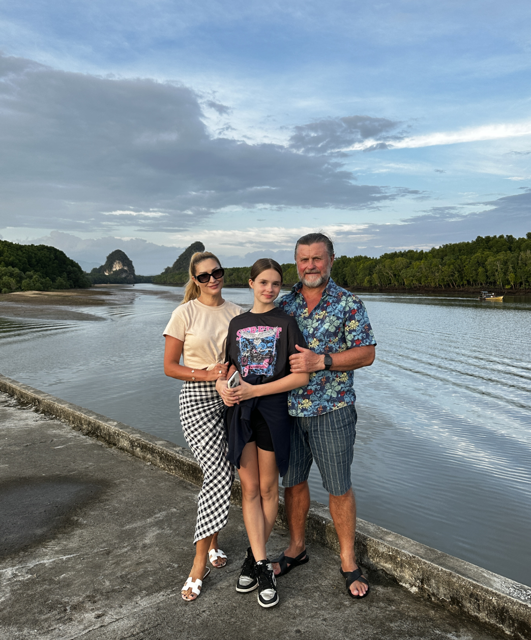 Daina Bosas su šeima Tailande